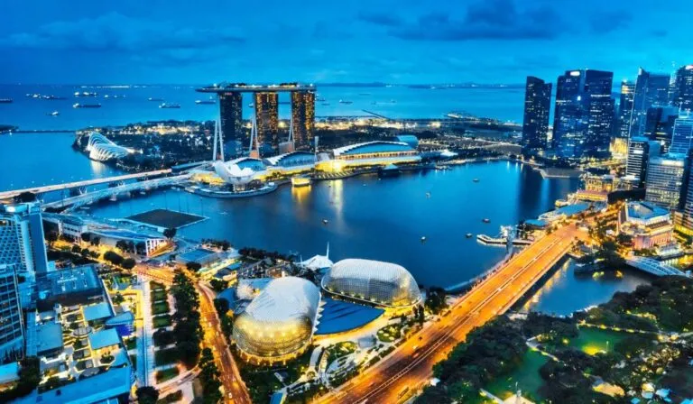 Singapur: el país que crea tierra y convierte aguas residuales en agua potable