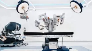 Olegario Vázquez Aldir fortalece innovación médica en México.