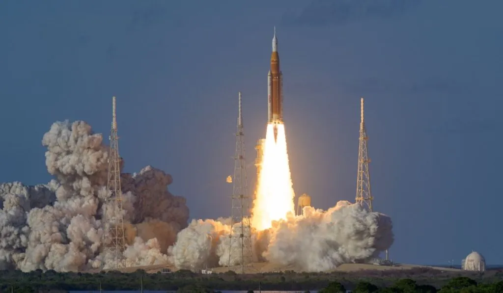 Emergencia en el espacio: astronautas reparan fallo en el inodoro de la misión Artemis II