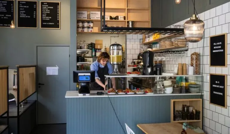 Andon Café: la cafetería en Suecia donde una inteligencia artificial ya contrata, administra y toma decisiones