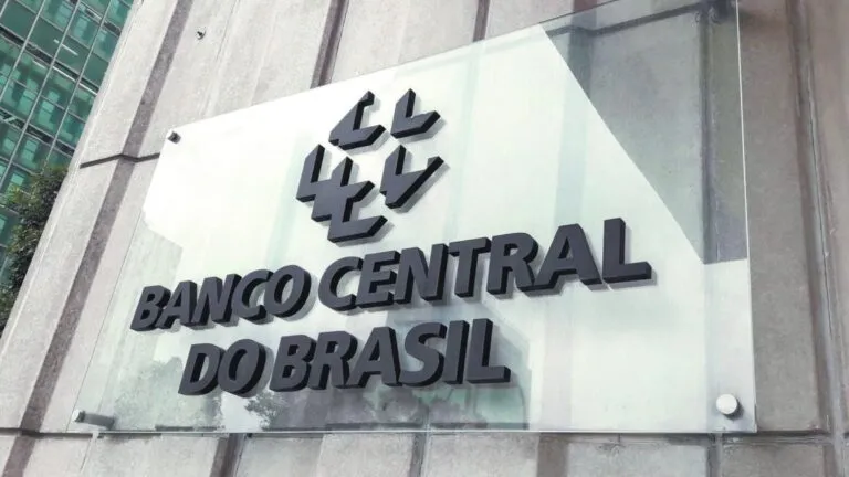 Bancos de Brasil invierten en tecnología, inteligencia artificial y ciberseguridad para fortalecer la banca digital.