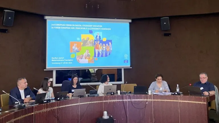 Ciudadanía digital impulsa una estrategia educativa en Europa para promover democracia, derechos humanos y participación responsable.