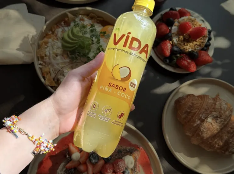 Agua VIDA con Antioxidantes destacando su formulación funcional y atributos de innovación alimentaria.