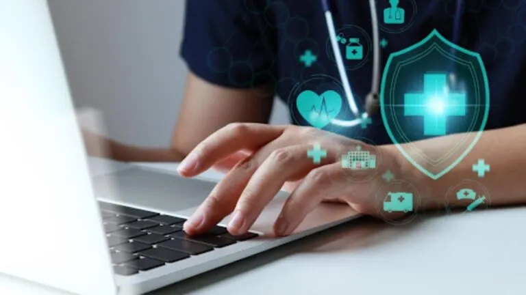 Ciberseguridad fortalece la protección de sistemas de inteligencia artificial en hospitales.
