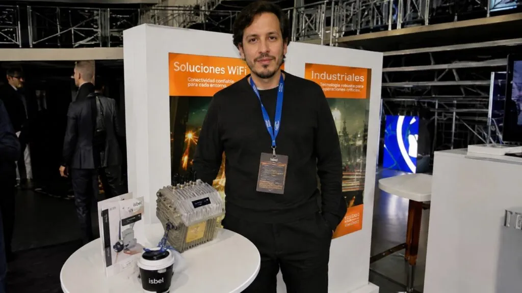 Isbel presenta soluciones de ciudades inteligentes, datos y eficiencia energética para impulsar el futuro digital desde Uruguay.