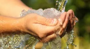 Reutilización de agua mediante tecnología para reducir el consumo y aprovechar mejor los recursos en la industria latinoamericana