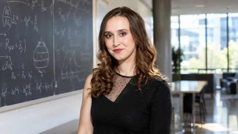 Sabrina González Pasterski investiga la física del universo y explora conexiones entre gravedad, física cuántica e inteligencia artificial