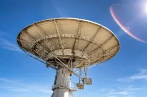 Señales de radio de un exoplaneta gigante llamado Beta Pictoris b, ubicado fuera del sistema solar.