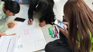 Niñas en tecnología participan en actividades de ciencia e innovación para desarrollar habilidades STEAM en Chihuahua.