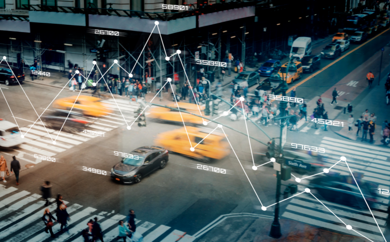 Sistemas de videovigilancia inteligente y plataformas de análisis de datos de Seguritech Privada para la gestión tecnológica de ciudades conectadas.